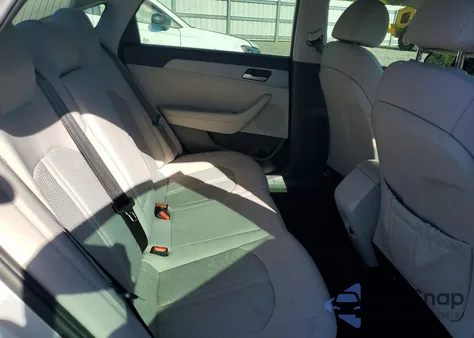 2019 Hyundai Sonata Se z USA, uszkodzony, nr VIN 5NPE24AF9KH743417